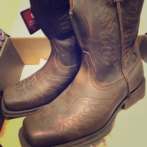 Ariat Rambler Phoenix, Mens. Size 8.5 NEVER WORN